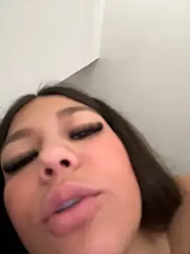 Stripchat Watch Live Sex Cams of Alyshanon18