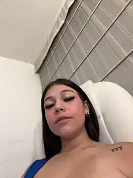 Stripchat Best live sex cam show of Alyshanon18