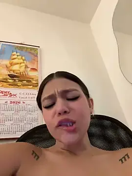Stripchat Free Live Porn of Alyshanon18