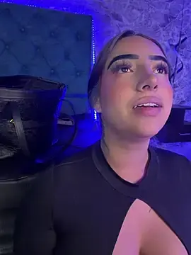 Stripchat Watch Live Sex Cams of Scarlett-LS