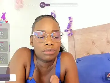 Stripchat Free Live Porn of kendra_smiitch