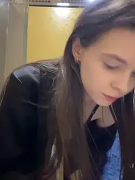 Stripchat Sex Cam of MilaBee