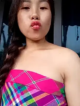 Stripchat Live Sex of HeresThuy22