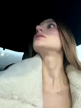 Stripchat Live Sex Cam of -AngelAri-