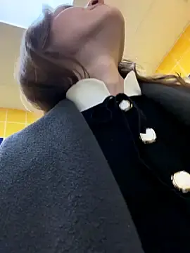 Stripchat Adult Webcams of -AngelAri-