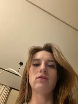 Stripchat Live Sex Cam of -AngelAri-