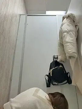 Stripchat Live Sex of -AngelAri-