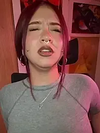 Stripchat Sex Cam of annbones_ch