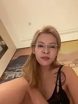 Stripchat Live Sex Cam of Sunflower-77