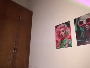 Stripchat Live Sex Cam of valentina_king18