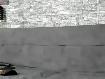 Stripchat Sex Cam of ASHLEY_AND_ASH