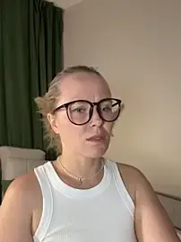 Stripchat Watch Live Sex Cams of Charming_Daphny