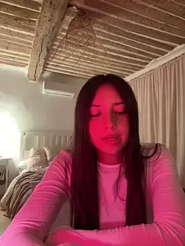 Stripchat Adult Webcams of Lolafontaine2008