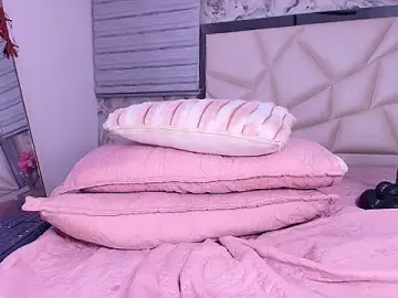 Stripchat Live Sex Cam of violett_lo