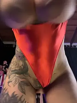 Stripchat Live Sex Cam of monroe_777