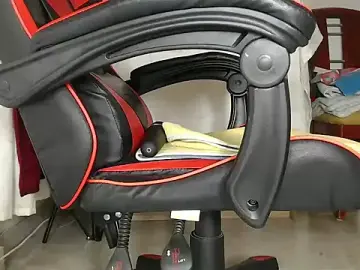 Stripchat Sex Cam of EmmyHornyDirty
