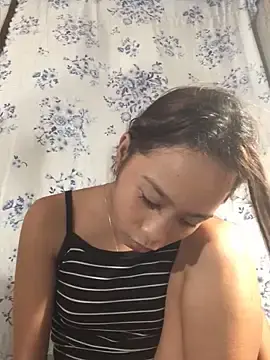 Stripchat Live Sex Cam of Asianpinay_Skinny1818