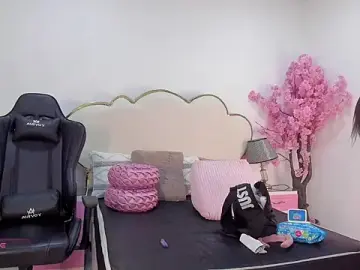 Stripchat Free Porn Cam of CahitlinBell