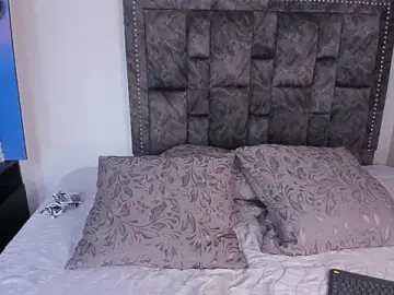 Stripchat Sex Cam of CandyRoxx1_