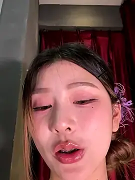 Stripchat Adult Webcams of Kiki--2025