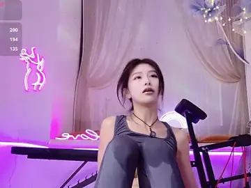 Stripchat Watch Live Sex Cams of nidekikibabe-2026