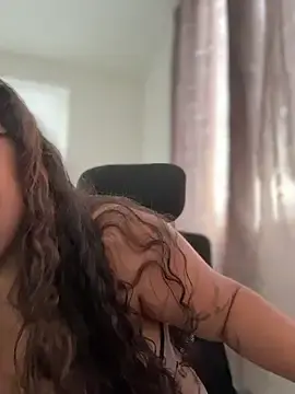 Stripchat Watch Live Sex Cams of CurlyGirl_1