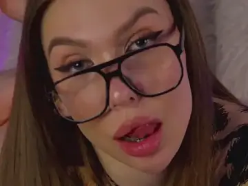 Stripchat Live Sex Cam of AlysonHuxley_