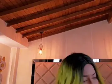 Stripchat Adult Webcams of KayraLanne