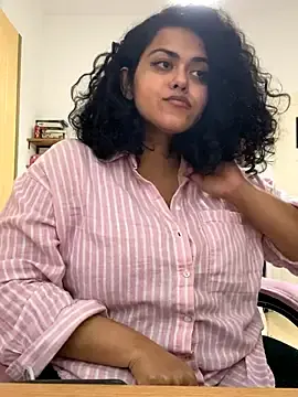 Stripchat Best Webcam of Curvydesifromgermany