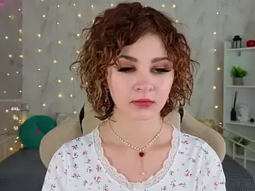 Stripchat Live Sex Cam of Kira__Fluffy