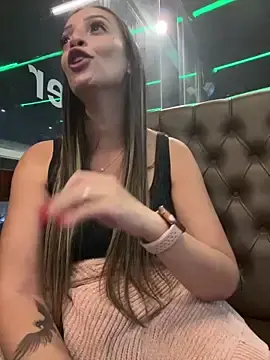 Stripchat Live Sex Cam of BelleLouiseVp