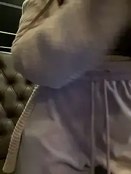 Stripchat Live Porn of BelleLouiseVp