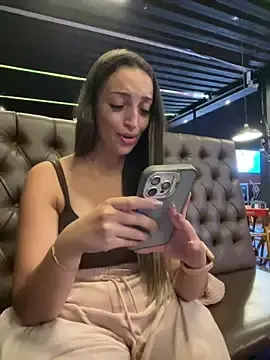 Stripchat Sex Cam of BelleLouiseVp