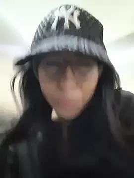 Stripchat Watch Live Sex Cams of MirandaSingle