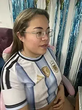 Stripchat Watch Live Sex Cams of Lindalatina2001