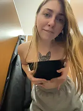 Stripchat Sex Cam of Sunny___Bunny