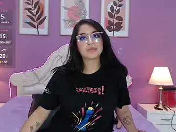 Stripchat Free Porn Cam of YayaQueen