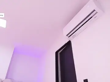 Stripchat Live Sex of Karla_hilton1