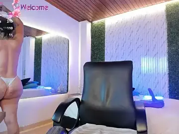Stripchat Live Sex Cam of victoria_mooree