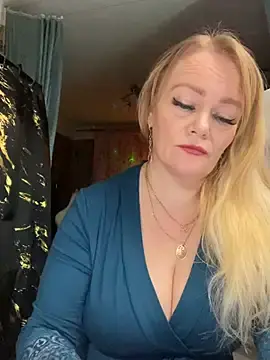 Stripchat Sex Cam of Sweet-blonde