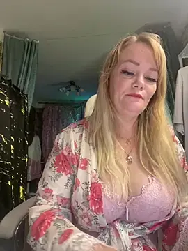 Stripchat Live Porn of Sweet-blonde