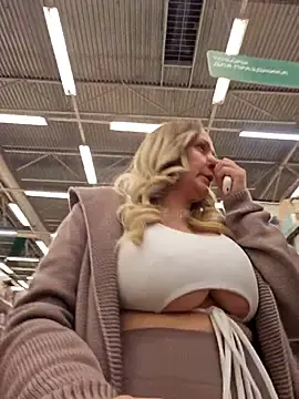 Stripchat Free Porn Cam of Bondgirl_013