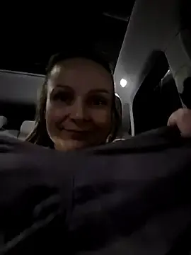 Stripchat Live Sex Cam of Bondgirl_013