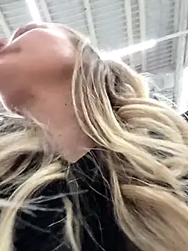 Stripchat Nude Webcam of Bondgirl_013