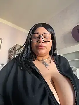 Stripchat Live Sex Cam of SashaLiciosa_