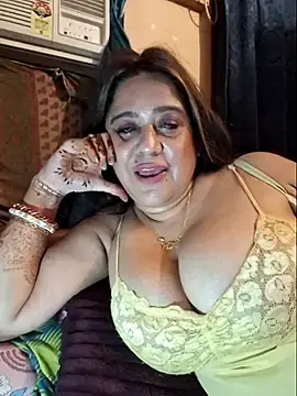 Stripchat Adult Webcams of Hot_Queen77