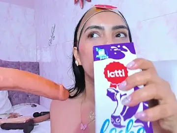 Stripchat Best live sex cam show of evelinn_belen