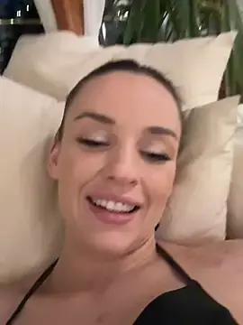 Stripchat Adult Webcam of KatieCutieXooo