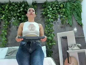 Stripchat Best live sex cam show of emily_hunter12
