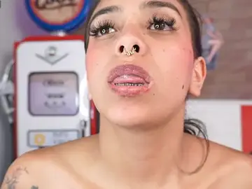 Stripchat Adult Webcam of miss_collins